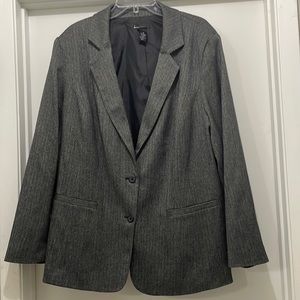 Dark gray/black herringbone suit jacket. Size 28.